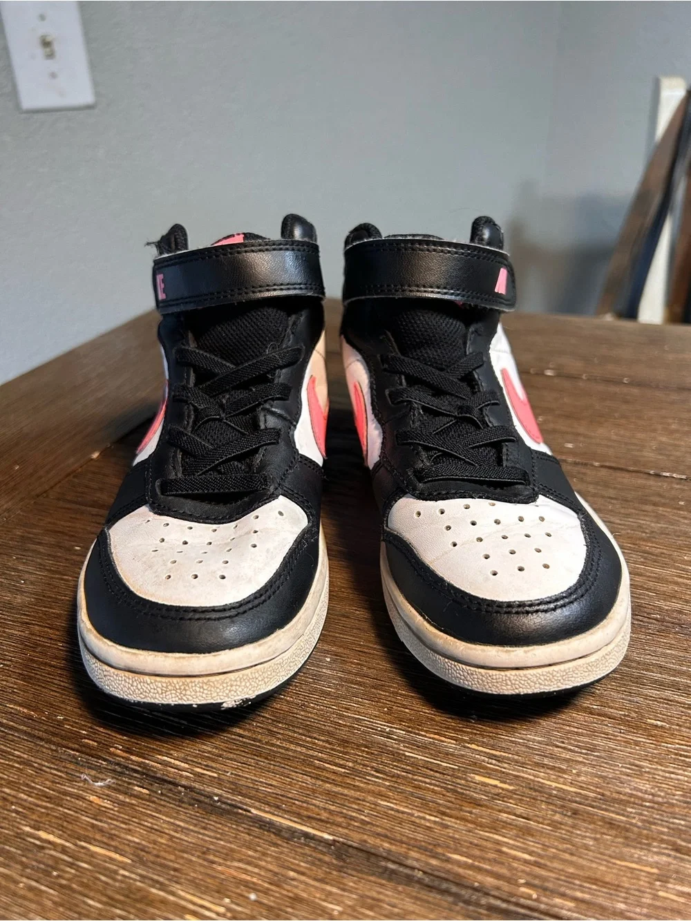Nike kids court  Burough mid 2 size 12.5 unisex